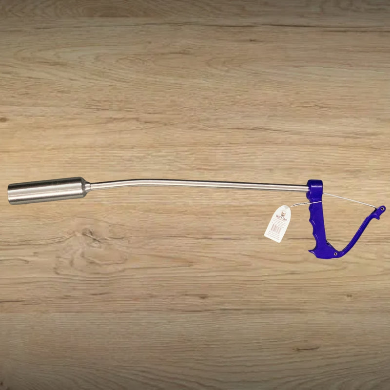 curved livestock bolus applicator